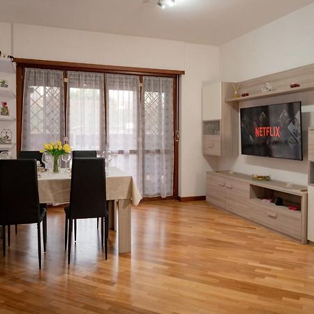 Suite Leonardo Relax Фьюмичино Экстерьер фото